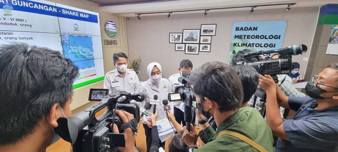 Kepala BMKG, Dwikorita Karnawati saat siaran pers pada tanggal 22 November 2022 