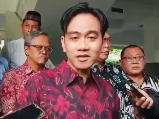 Gibran Rakabuming Raka Resmi Mengundurkan Diri sebagai Walikota Surakarta dan Boyong Keluarganya ke Jakarta