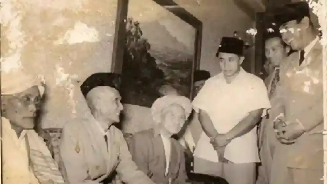 17 Agustus 1945 Indonesia memproklamirkan kemerdekaannya. Mengapa Ir. Soekarno memilih tanggal tersebut? berikut ini penjelasannya