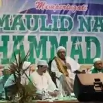 Perayaan Maulid Nabi Muhammad SAW merupakan tradisi yang dilakukan oleh umat Islam di berbagai belahan dunia. Banyak yang bertanya, apakah ada dalil yang mendukung perayaan ini?