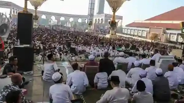 Acara Haflah Maulidurrosul 1445 Hijriah di Masjid Agung Jawa Tengah (MAJT), Semarang, Jawa Tengah