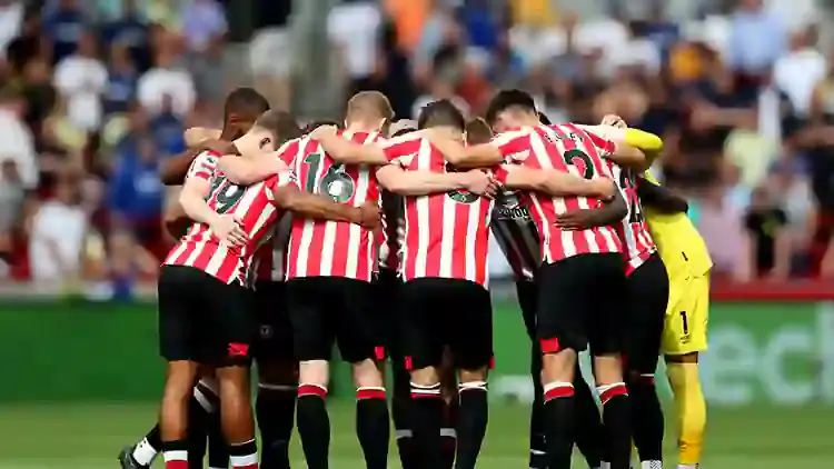 Squad Brentford 2024/2025 (c) GettyImages/worldfootball net