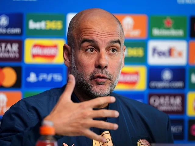 Manajer Manchester City Pep Guardiola saat konferensi pers pada 17 September 2024. (c) Imago