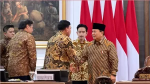 Presiden Prabowo Tekankan Kerja Sama Tim dan Efisiensi dalam Sidang Kabinet Paripurna Perdana