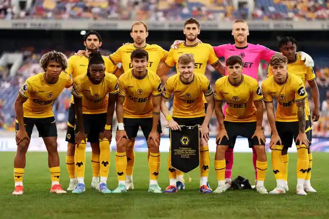 Squad Wolverhampton 2024/2025 (c) Getty Images