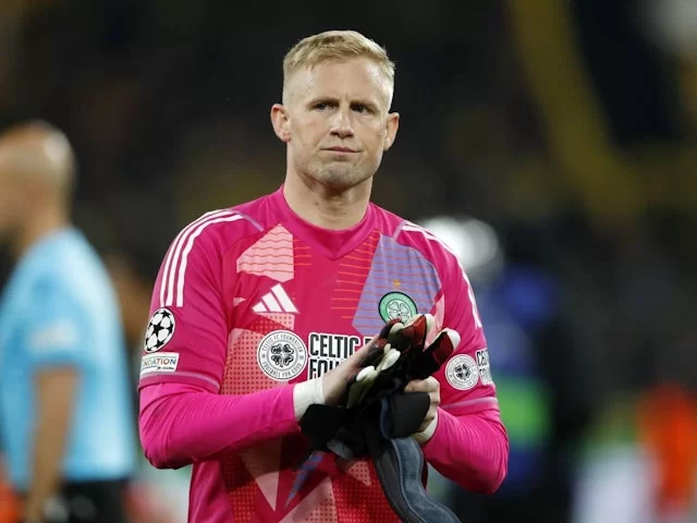 Kiper Celtic FC Kasper Schmeichel selama pertandingan Liga Champions melawan Borussia Dortmund, pada 1 Oktober 2024. (c) Imago