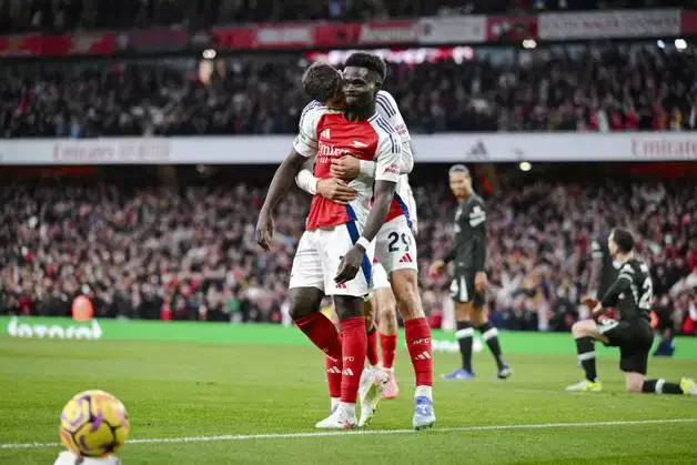 Bukayo Saka dari Arsenal mencetak gol dan merayakan kemenangan 1-0 saat pertandingan Liga Inggris antara Arsenal vs Liverpool FC  di Stadion Emirates pada 27 Oktober 2024. Foto: IMAGO