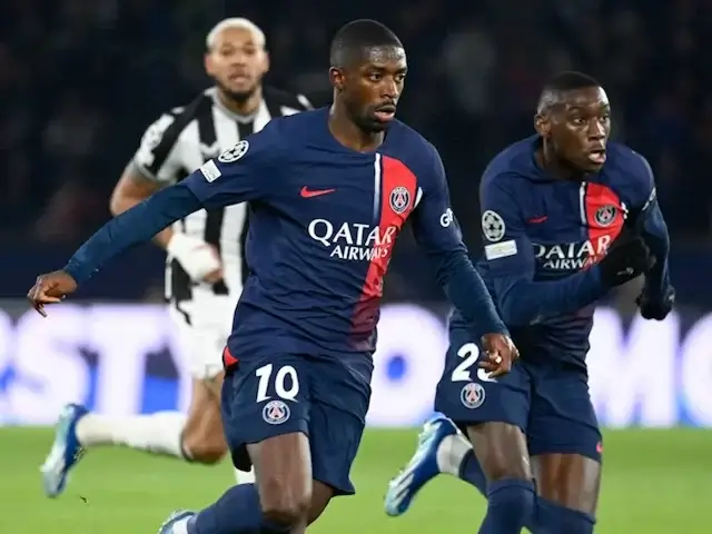 Duo Paris Saint-Germain Ousmane Dembele dan Randal Kolo Muani pada 28 November 2023. (c) IMAGO