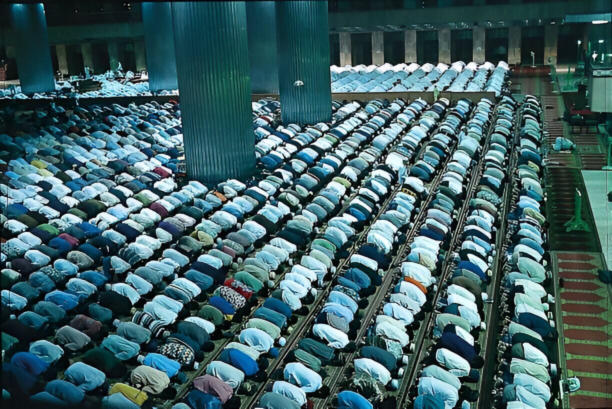 Manfaat Shalat dalam Kehidupan Sehari-hari