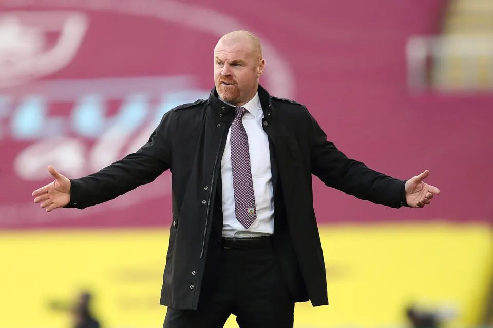 Sean Dyche, manajer Burnley selama pertandingan Liga Premier antara Burnley dan Chelsea di Turf Moor pada tanggal 31 Oktober 2020. (c) James Williamson - AMA/Getty Images