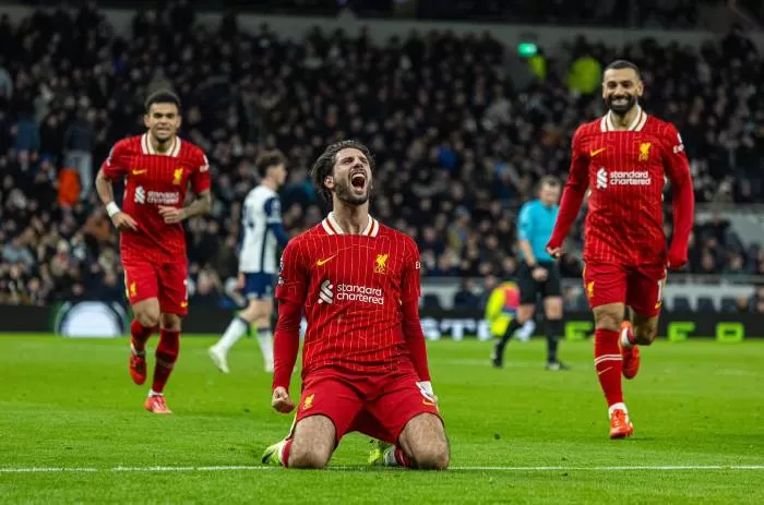 Selebrasi pemain Liverpool usai mencetak gol ke gawang Tottenham Hotspur dalam lanjutan Premier League, Minggu (22/12/2024) malam WIB.