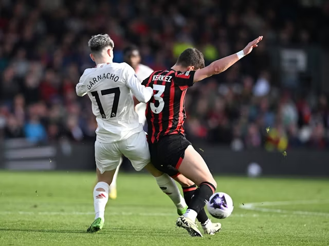 Alejandro Garnacho dari Manchester United beraksi melawan Bournemouth pada 13 April 2024 (c) Imago