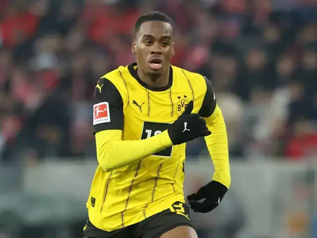 Jamie Bynoe-Gittens dari Borussia Dortmund selama pertandingan timnya melawan Mainz 05, pada 9 November 2024 (c) IMAGO