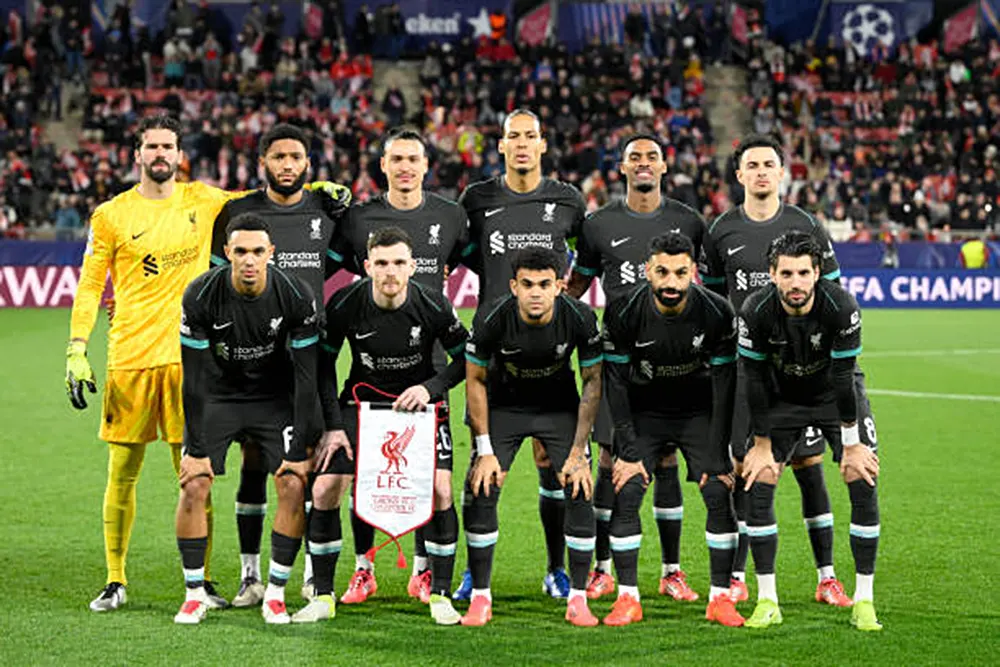 Squad Liverpool 2024/2025 (Photo by JOSEP LAGO/AFP via Getty Images)