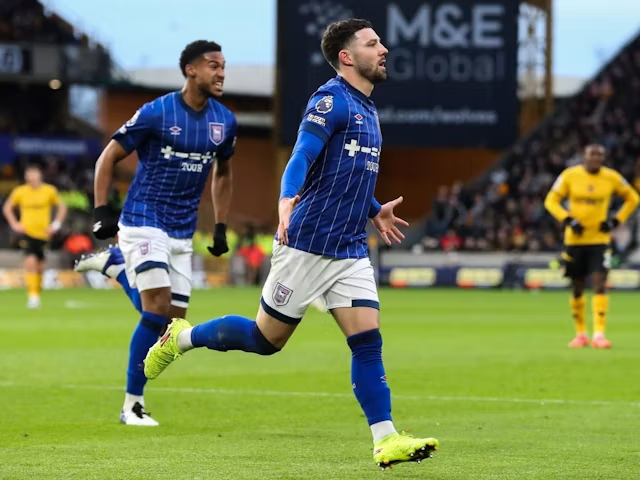 Conor Chaplin dari Ipswich Town merayakan pada tanggal 14 Desember 2024 (c) Imago