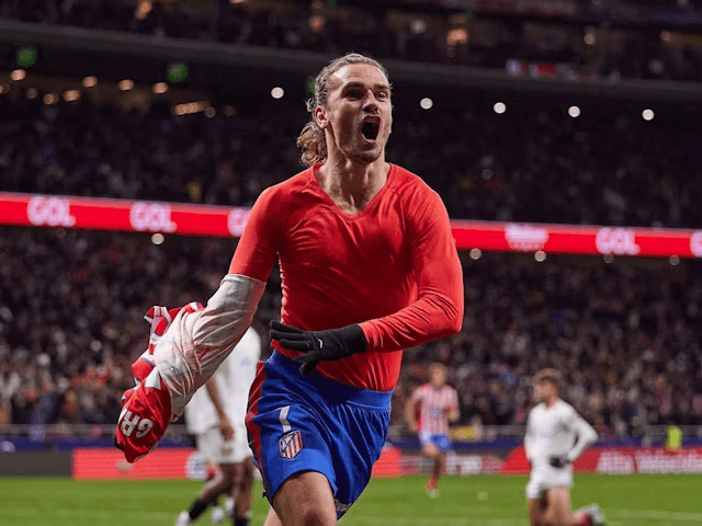 Antoine Griezmann dari Atletico Madrid merayakan golnya pada 8 Desember 2024 (c) Imago