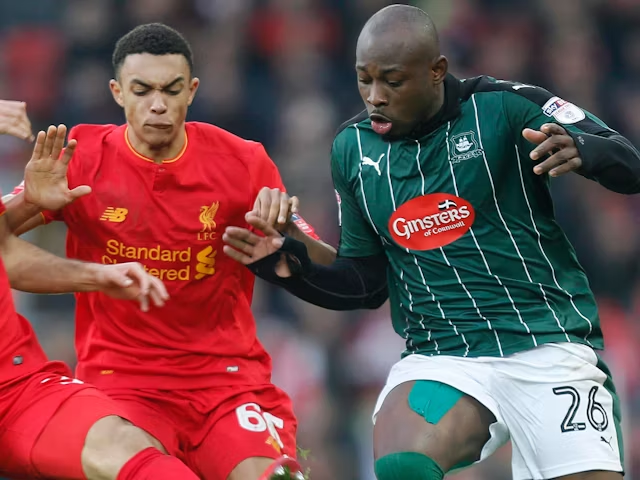 Trent Alexander-Arnold dari Liverpool dan Arnold Garita dari Plymouth Argyle difoto pada tanggal 8 Januari 2017 (c) Imago