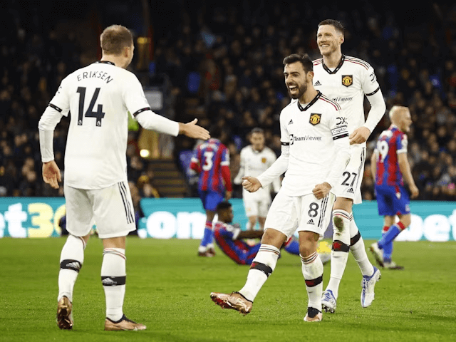 Bruno Fernandes dari Manchester United merayakan golnya ke gawang Crystal Palace pada 18 Januari 2023 (c) Reuters