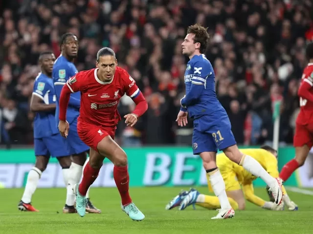 Virgil van Dijk dari Liverpool merayakan golnya ke gawang Chelsea pada 25 Februari 2024 (c) Imago