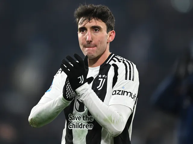 Andrea Cambiaso dari Juventus berfoto pada 14 Januari 2025 (c) sportsmole.co.uk